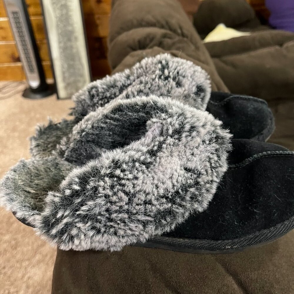 Slip on shoes/slippers sz 9